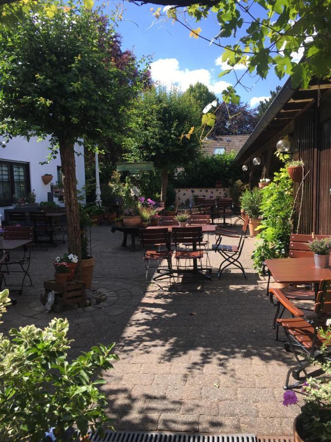 Hotel & Weinhaus Zum Schwarzen Baeren Кобленц Экстерьер фото