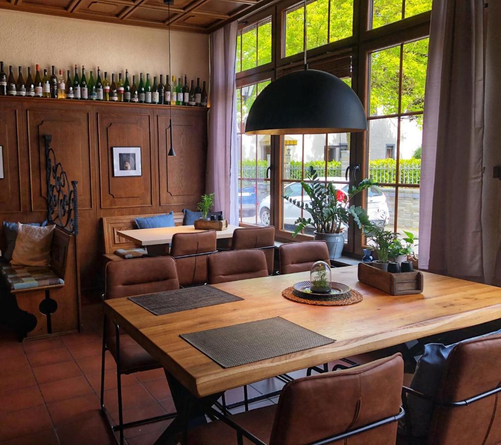 Hotel & Weinhaus Zum Schwarzen Baeren Кобленц Экстерьер фото